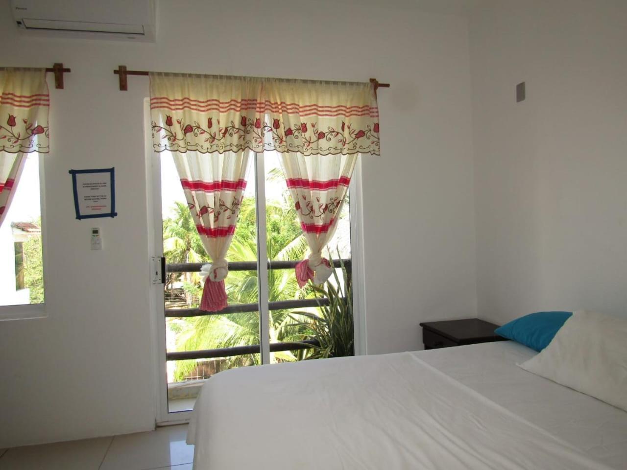 Brisamar Guesthouse Пуэрто-Эскондидо Экстерьер фото