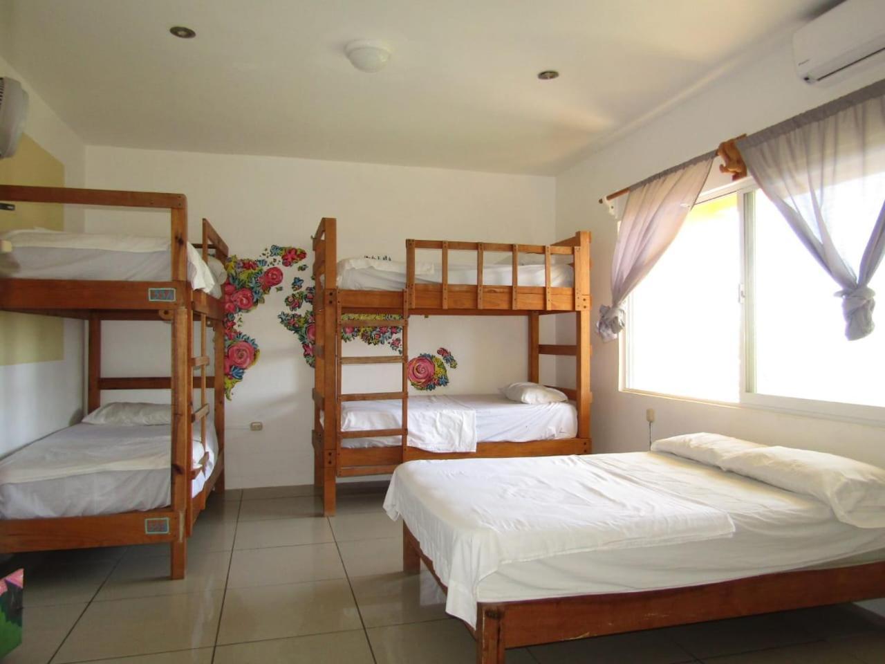 Brisamar Guesthouse Пуэрто-Эскондидо Экстерьер фото